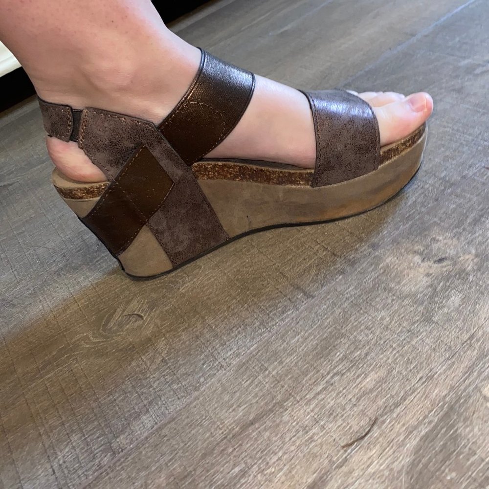 Brown Wedges - Picture 4 of 4